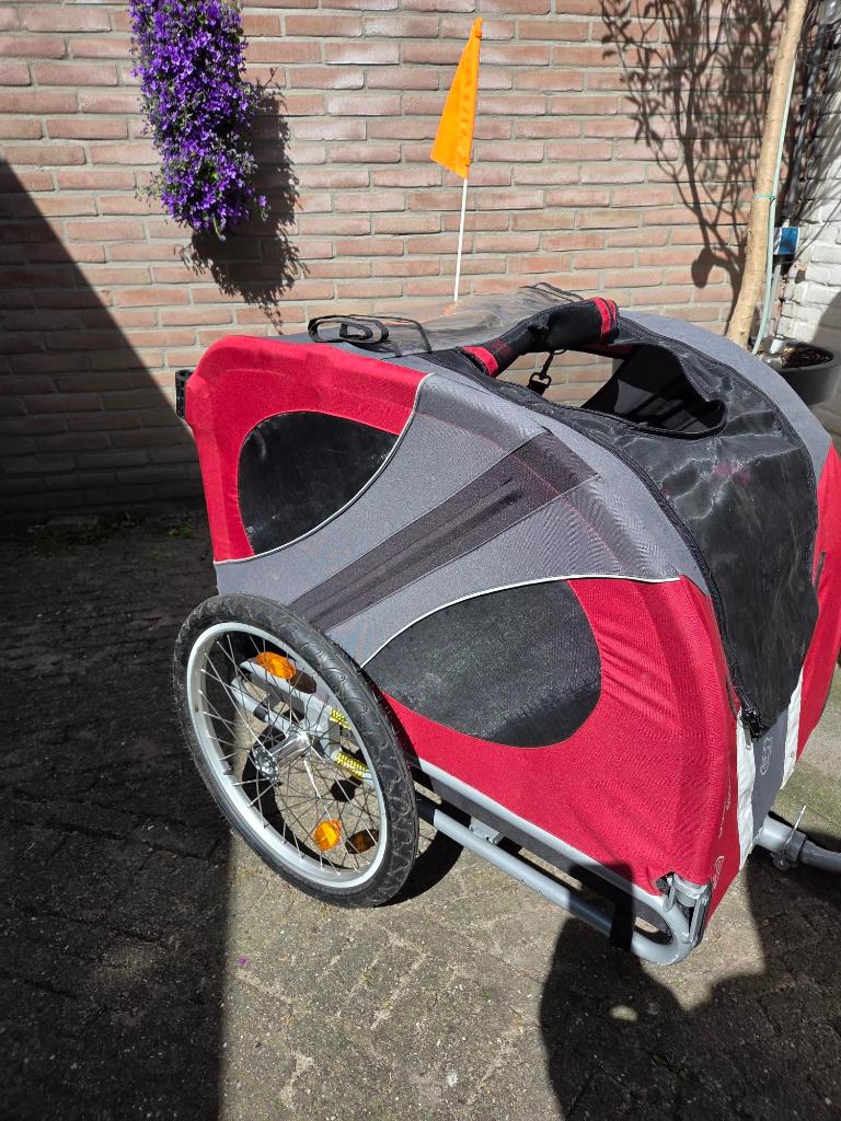 Doggy Ride Novel Rood (hondenfietskar), Ophalen, Gebruikt