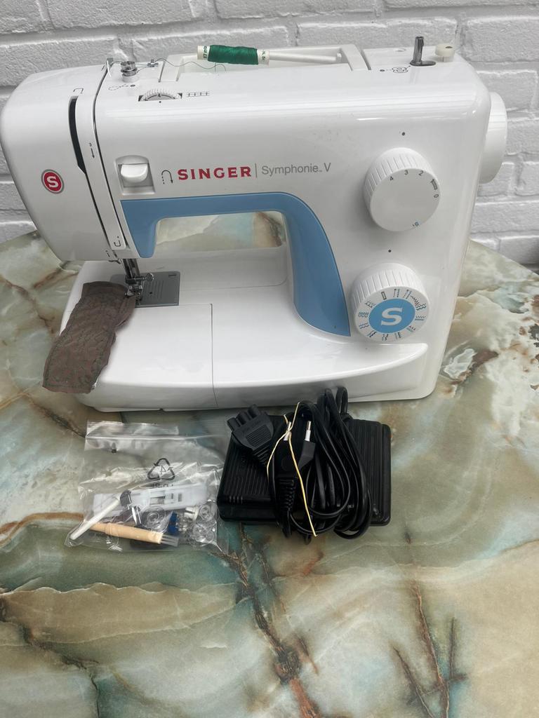 Singer symphonie. 3221 Naaimachine, Hobby en Vrije tijd, Ophalen of Verzenden, Zo goed als nieuw, Naaimachine, Singer