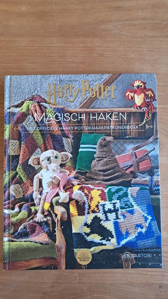 Harry Potter Magisch Haken: Officieel Haakpatronenboek, Ophalen of Verzenden, Zo goed als nieuw