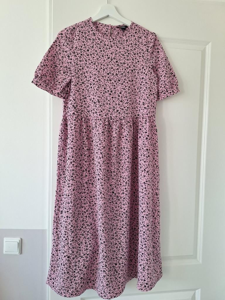 Mooie roze zomerjurk van Monki maat XS!, Ophalen of Verzenden, Zo goed als nieuw, Monki, Roze