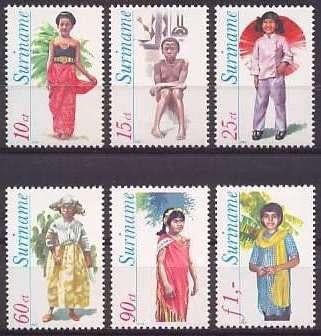 Suriname 192/7 postfris Klederdrachten 1980, Postzegels en Munten, Postzegels | Suriname, Ophalen of Verzenden, Postfris