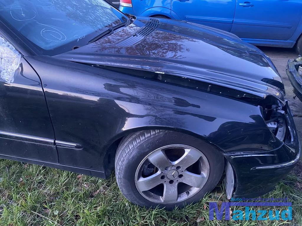 MERCEDES E-KLASSE W211 zwart rechts voor scherm zijscherm 20, Gebruikt, Mercedes-Benz AG, Mercedes-Benz, Ophalen of Verzenden