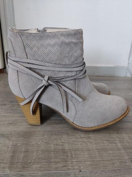 Trend One licht grijze dames laarsjes met veter motief, Hoge laarzen, Ophalen of Verzenden, Trend One, Grijs