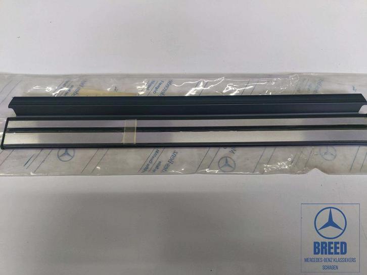 NOS instaplijst achter groen voor Mercedes-Benz W124, Auto-onderdelen, Carrosserie en Plaatwerk, Mercedes-Benz, Nieuw, Ophalen of Verzenden