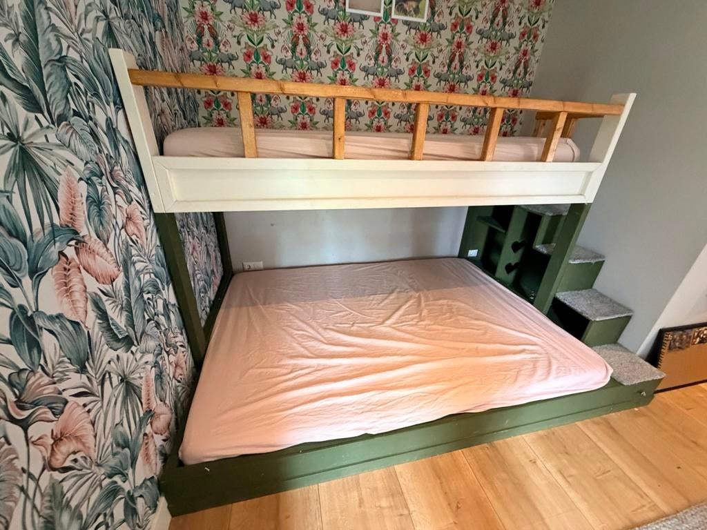 Kinderbed Hoogslaper met Dubbel Matras en Trap, Ophalen, Gebruikt, Hoogslaper