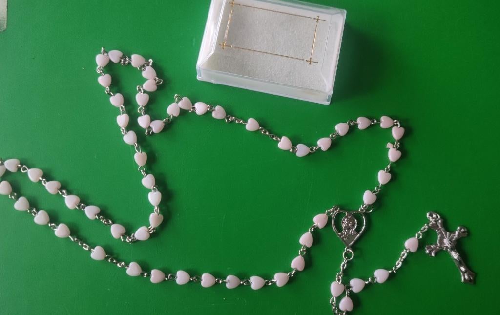 1224 Rozenkrans kralen hartjes tussen hanger ook Hart, Ophalen of Verzenden, Zo goed als nieuw, Overige typen, Christendom | Katholiek
