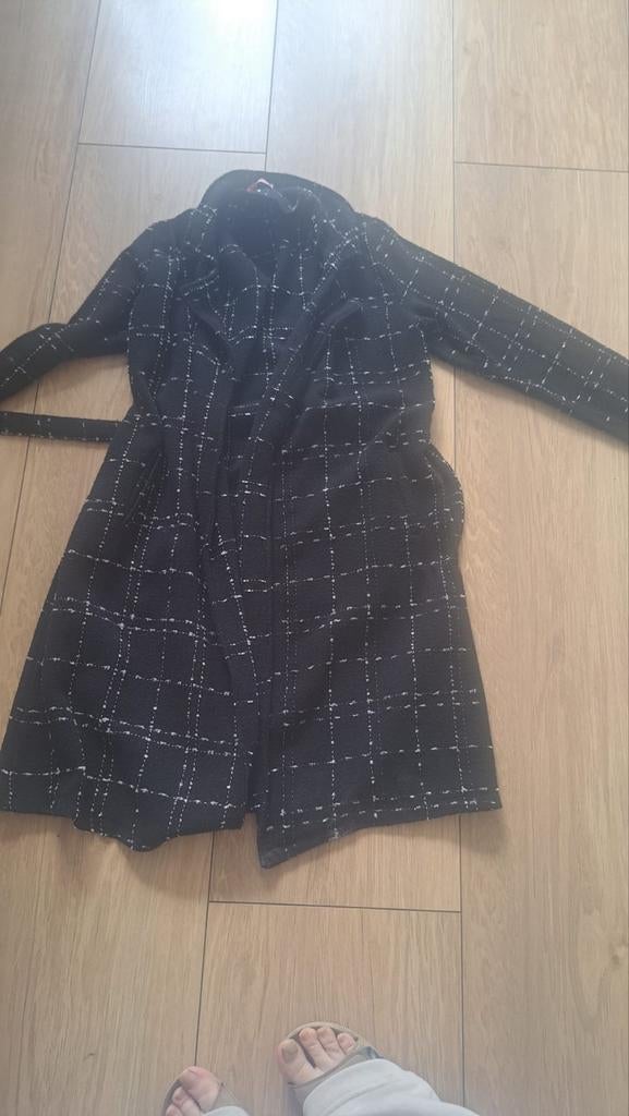 Zwarte bouclé-achtige tussenjas maat 44, Ophalen of Verzenden, Zo goed als nieuw, Zwart