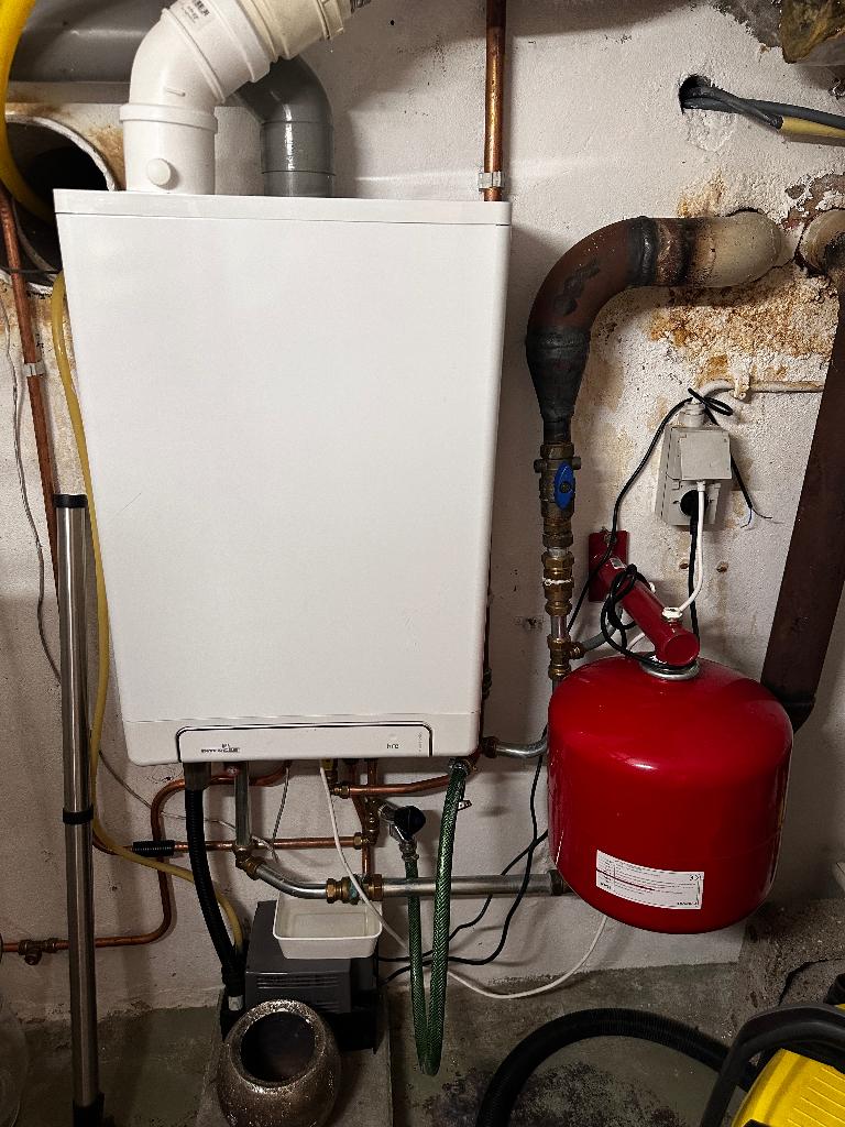 cv-ketel gebruikt + expansievat, 30 tot 80 cm, Hoog rendement (Hr), Cv-ketel of Combi-ketel, Minder dan 60 cm