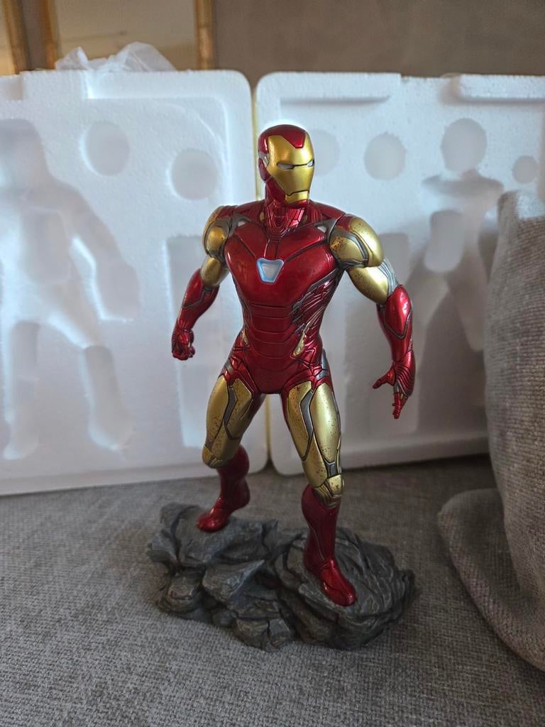 Iron Studios Iron Man Mark 85 Endgame 1/10 Statue, Verzamelen, Beelden en Beeldjes, Zo goed als nieuw, Ophalen
