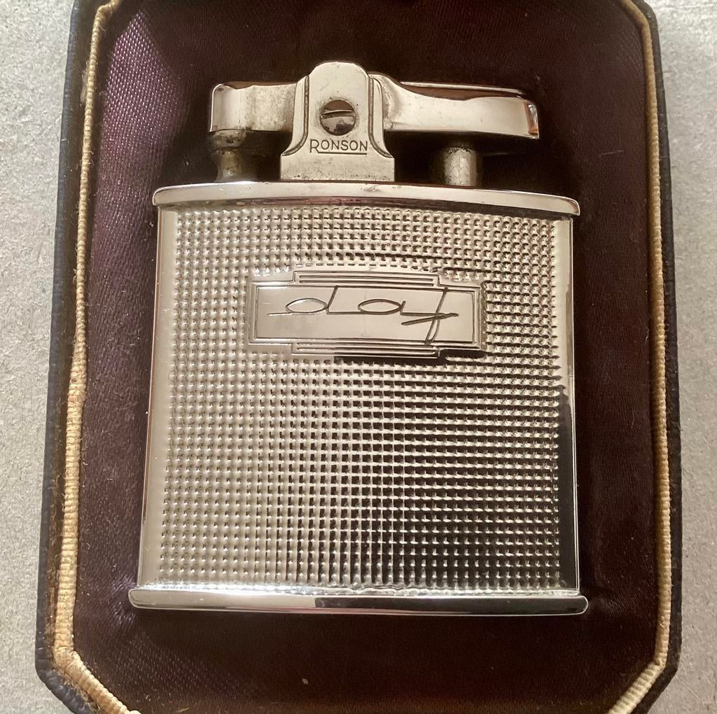 Vintage Ronson aansteker met inscriptie: daf. In cassette., Ophalen of Verzenden, Zo goed als nieuw, Aansteker
