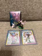 Pokemon Prismatic Evolutions Promo kaarten + pin + figuurtje, Ophalen of Verzenden, Zo goed als nieuw