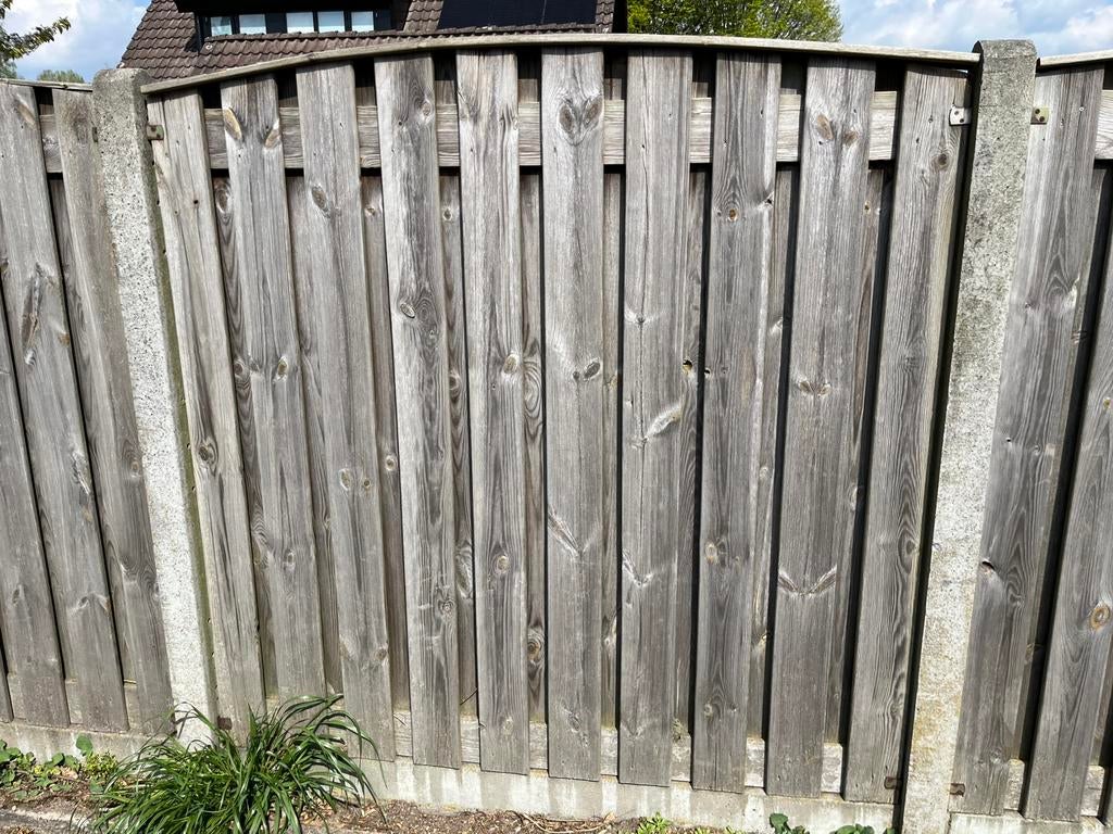 Stevige houten schutting met betonpalen, 19 delen, Tuin en Terras, Schuttingen, Ophalen, 6 meter of meer, Hout, 1 tot 2 meter