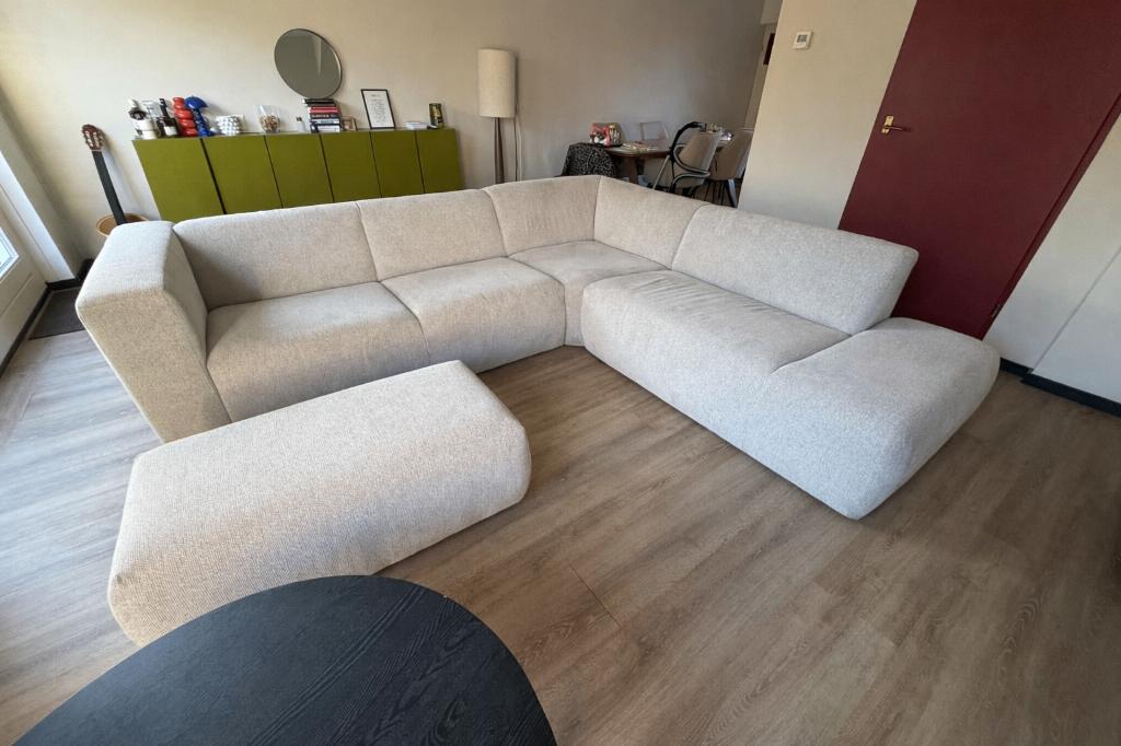 Benno hoekbank + hocker (Loods 5) – zo goed als nieuw, Ophalen, 250 tot 300 cm, Hoekbank, Zo goed als nieuw