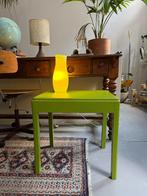 Vintage houten plantentafel, bijzettafel, oud schooltafeltje