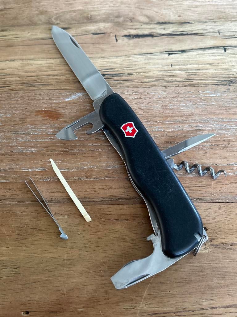 Victorinox Nomad zakmes. €20, Ophalen of Verzenden