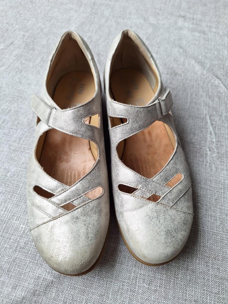 Durea schoenen maat 8 (42), Kleding | Dames, Schoenen, Ophalen of Verzenden, Zo goed als nieuw, Beige, Sneakers of Gympen