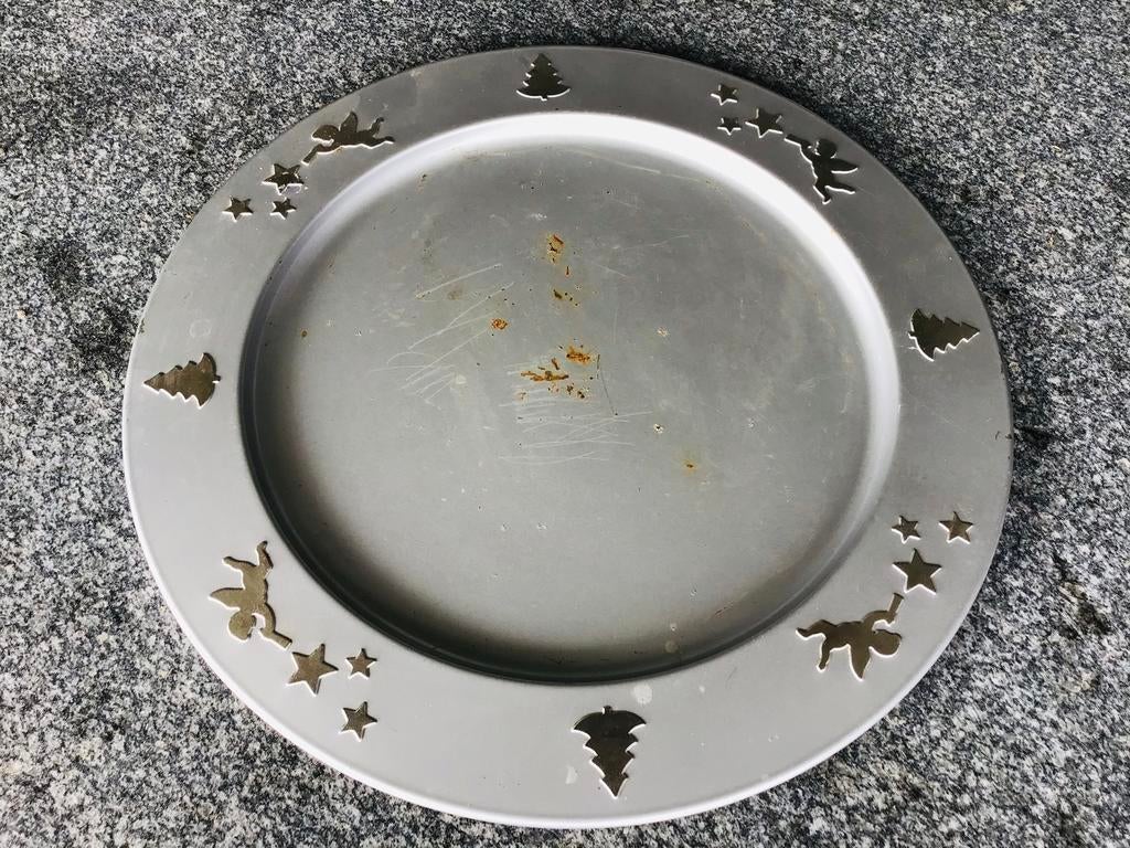 Metalen decoratieve schaal. Diameter is 39cm, Overige materialen, Gebruikt, Schaal, Rond