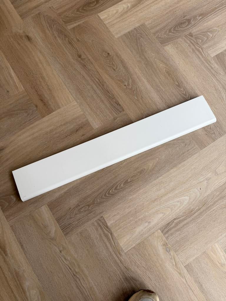 Witte plinten 50 meter, Doe-het-zelf en Verbouw, Plinten en Afwerking, Ophalen of Verzenden, Zo goed als nieuw, Mdf, 150 tot 200 cm