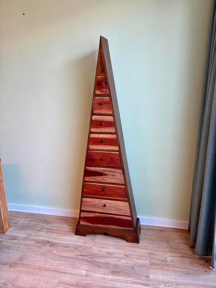 Piramidekast van massief sheesham hout, Huis en Inrichting, Kasten | Ladekasten, Zo goed als nieuw, Minder dan 100 cm, 50 tot 100 cm