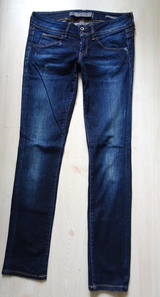 SPIJKERBROEK VAN GUESS MAAT 36 (W-28), Kleding | Dames, Spijkerbroeken en Jeans, Guess, Blauw, Ophalen of Verzenden, Zo goed als nieuw