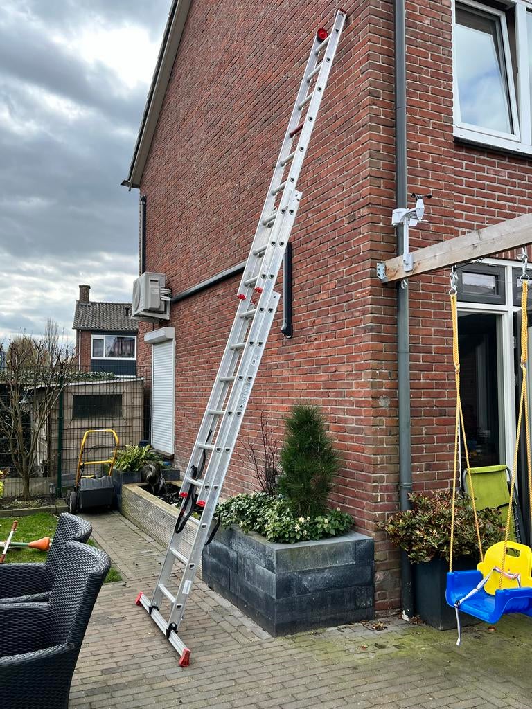 Altrex allround driedelig reformladder (3-delige uitschuif), Doe-het-zelf en Verbouw, Ladders en Trappen, Ophalen, Gebruikt, Ladder