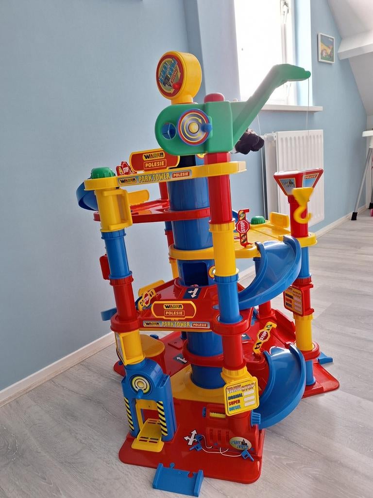 Wader speelgoed garage+lift+takel ong. 92 cm H x  60 cm B, Ophalen, Zo goed als nieuw, 2 tot 4 jaar