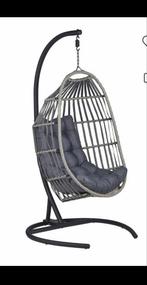 Wicker hangstoel met standaard en zacht donkergrijs kussen, Huis en Inrichting, Stoelen, Ophalen, Zo goed als nieuw, Grijs, Eén