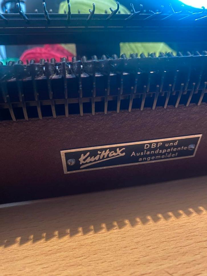 Knittax Dubbele Breimachine - Dik & Dun Garen, Hobby en Vrije tijd, Borduren en Borduurmachines, Gebruikt, Overige typen, Machineborduren