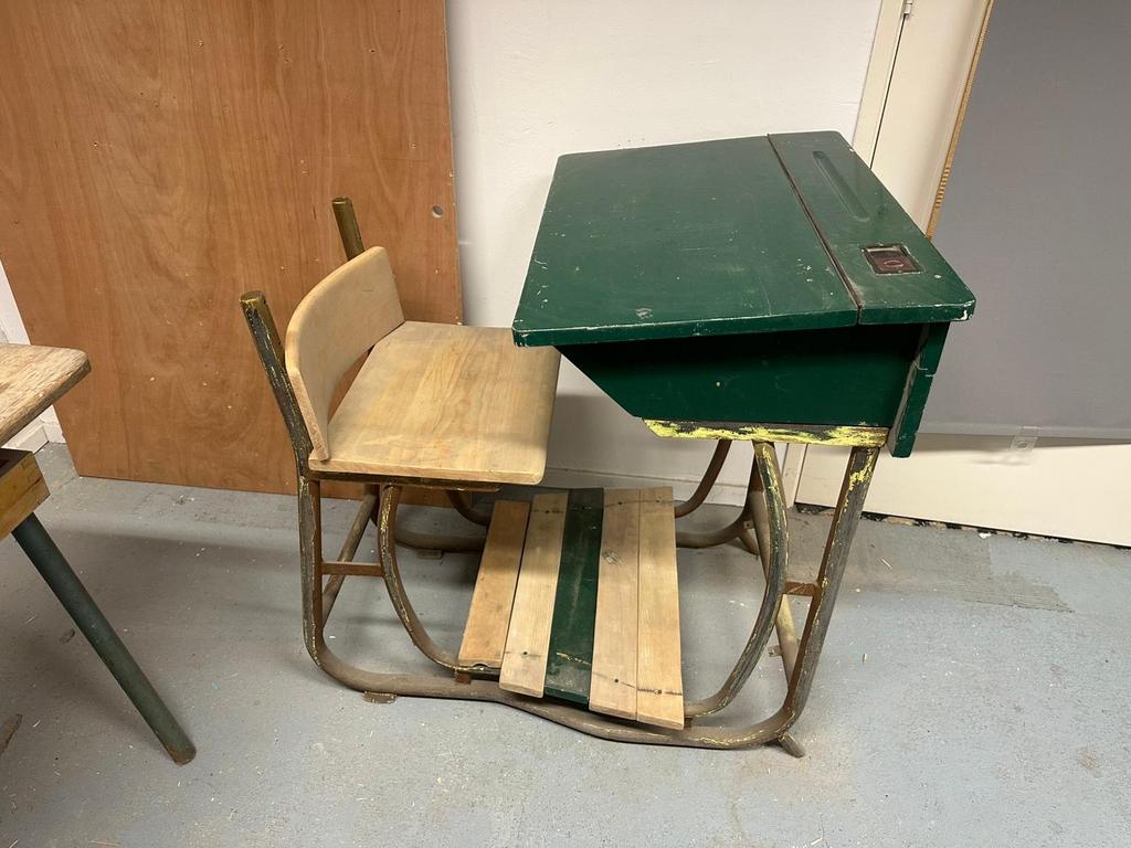 Vintage schoolbankje opknapper, Antiek en Kunst, Ophalen