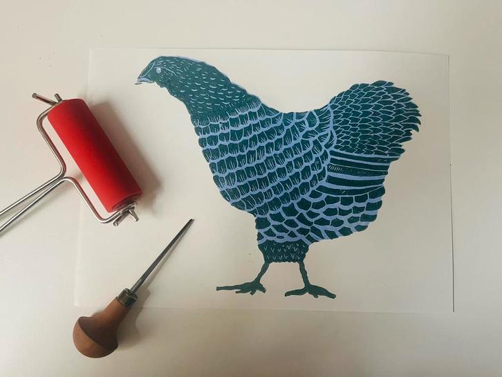 Handgemaakte linosnede kip A4 blauw met groen, Huis en Inrichting, Woonaccessoires | Schilderijen, Tekeningen en Foto's, Nieuw