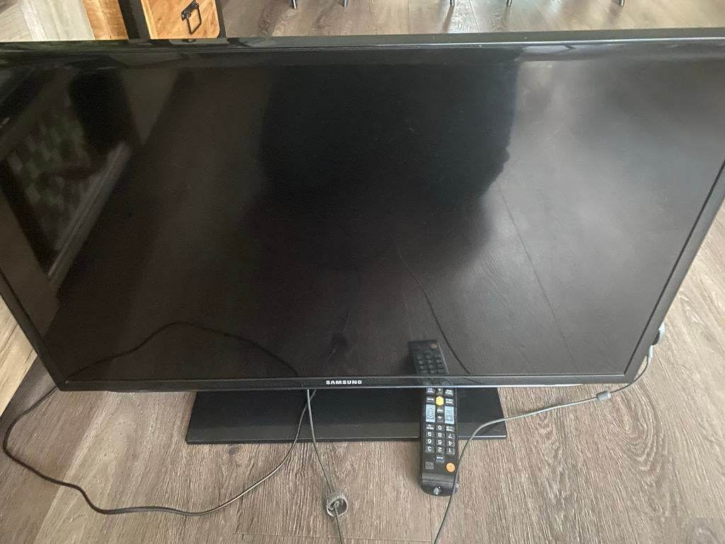 Samsung UE32EH5300W 32 inch HD TV met dongel en Chromecast, Samsung, Smart TV, Full HD (1080p), Gebruikt