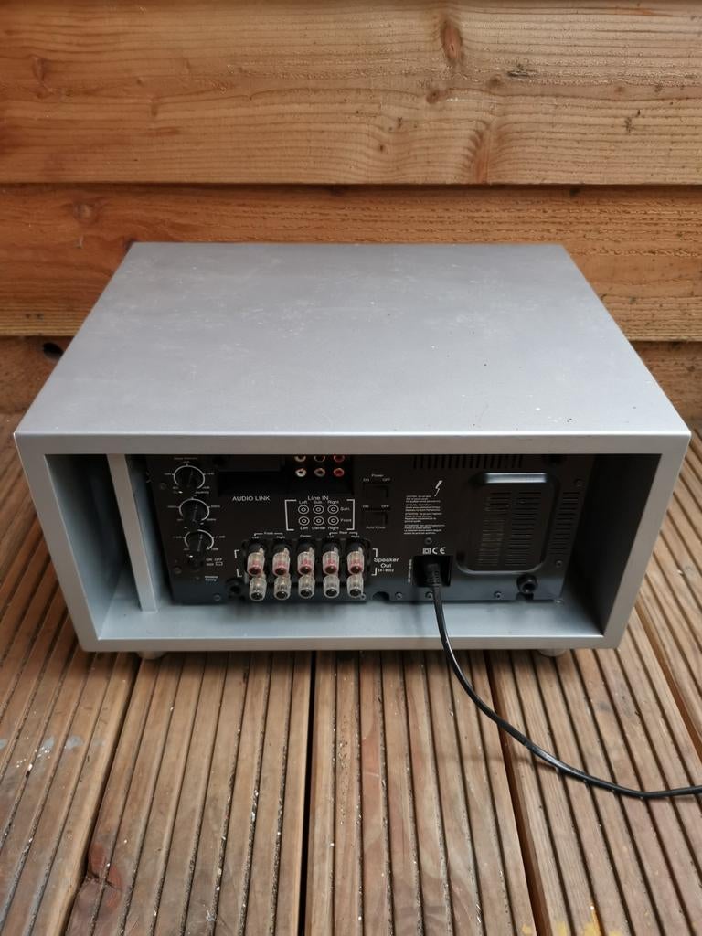 Loewe Subwoofer 525 (Zilver) – 400W Max – Incl. Converter, Ophalen, Gebruikt