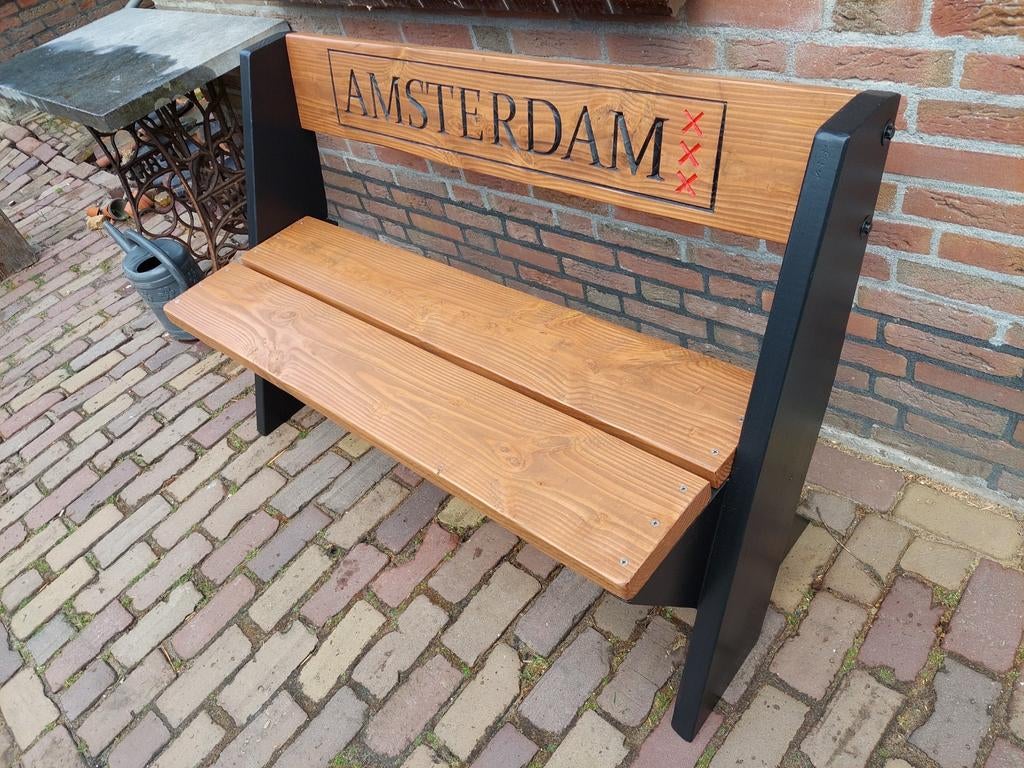 Tuinbank met Amsterdam ingegraveerd, Ophalen, Hout