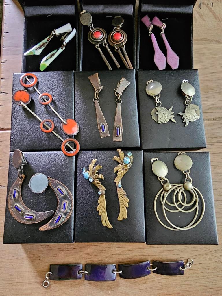 Vintage Handgemaakte Emaille Oorbellen & Armband Jaren '70, Ophalen of Verzenden, Gebruikt, Overige materialen, Hangers