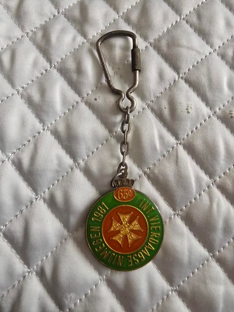 Nijmegse vierdaagse sleutelhanger, Ophalen of Verzenden, Landmacht, Nederland