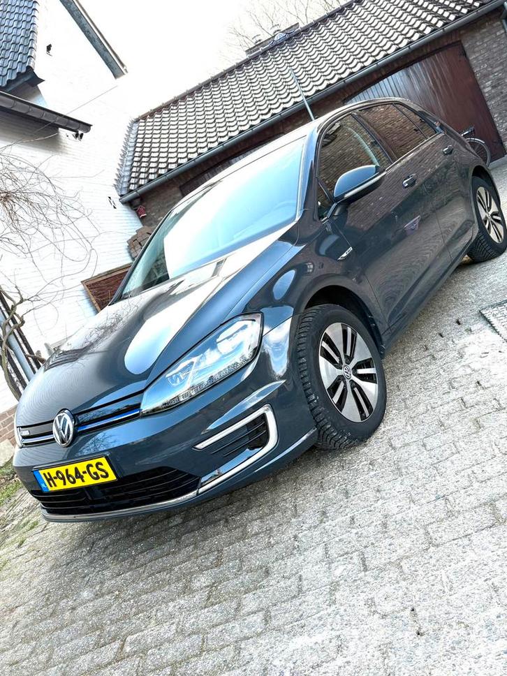 Nette Volkswagen e-Golf 2020 grijs, Auto's, Volkswagen, Particulier, Golf, Airbags, Airconditioning, Apple Carplay, Bluetooth