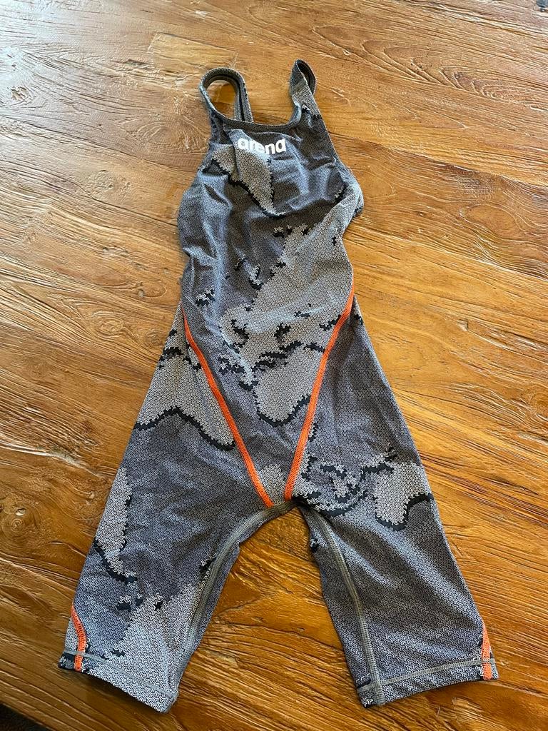 Wedstrijd badpak Arena maat 128/134, Kinderen en Baby's, Kinderkleding | Kinder-zwemkleding, Gebruikt, Meisje, Badpak, Ophalen of Verzenden
