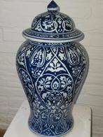 2 hoge Chinese dekselvazen van porselein blauw wit 45 cm, Ophalen, Blauw, Aardewerk of Porselein, Zo goed als nieuw