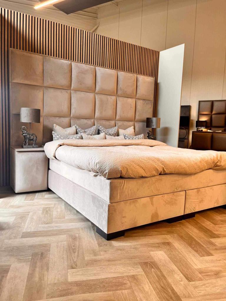 Boxspring eric kuster beige 180x200 nieuw luxe bed, Ophalen of Verzenden, Nieuw, Tweepersoons