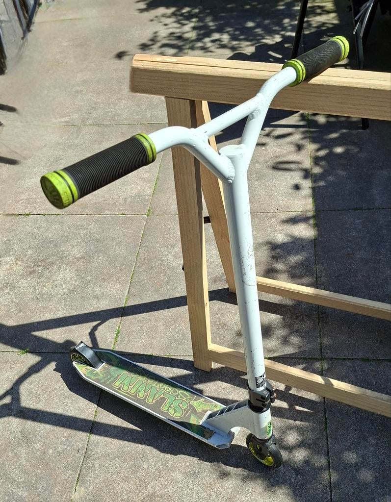 Slamm Stuntstep - Wit met Groene Accenten, Fietsen en Brommers, Steps, Gebruikt, Gewone step, Ophalen of Verzenden