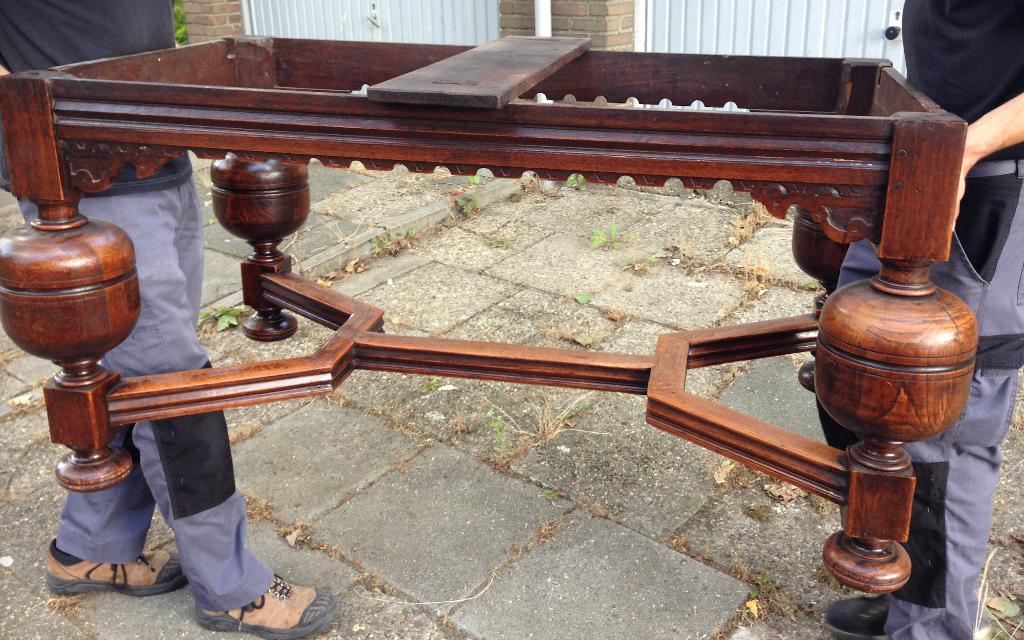 Antieke bolpoottafel, Ophalen