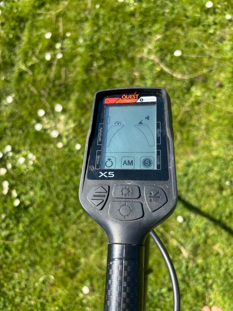 Metaaldetector Quest X5 met originele koptelefoon, Overige merken, Gebruikt, Ophalen of Verzenden, 30 cm of minder