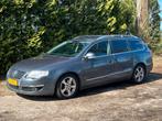 Volkswagen Passat 1.6 TDI 77KW Bluemotion Variant 2010 Grijs, Voorwielaandrijving, Euro 5, Stof, 1440 kg