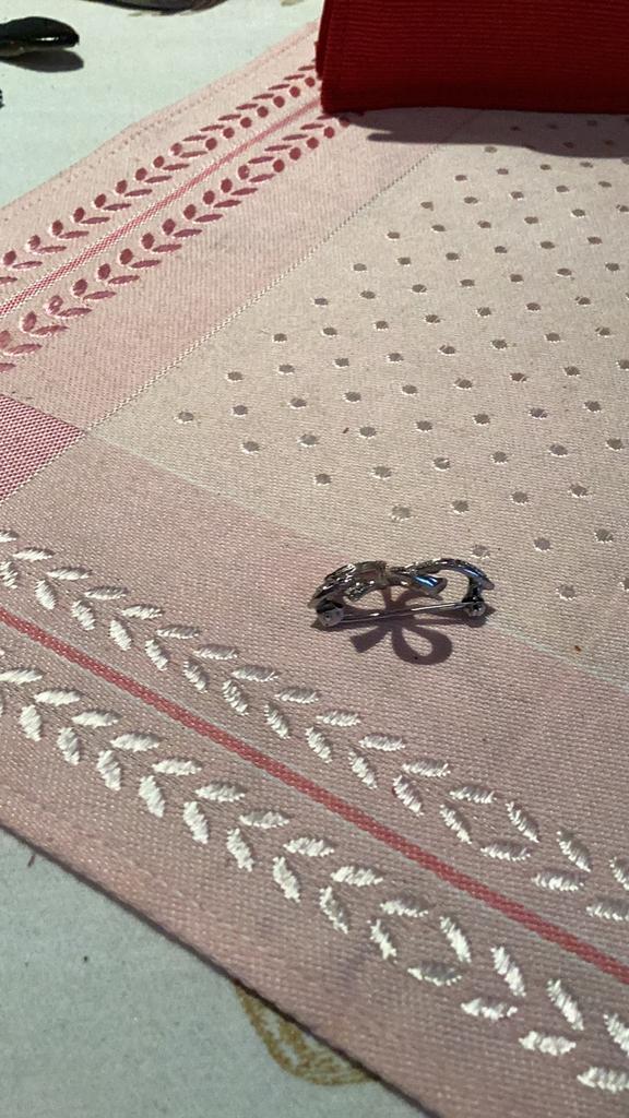 Markeziet broches, Ophalen of Verzenden, Zo goed als nieuw, Zilver