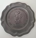 Tinnen bord Juliana 1948 – 1973, Ophalen