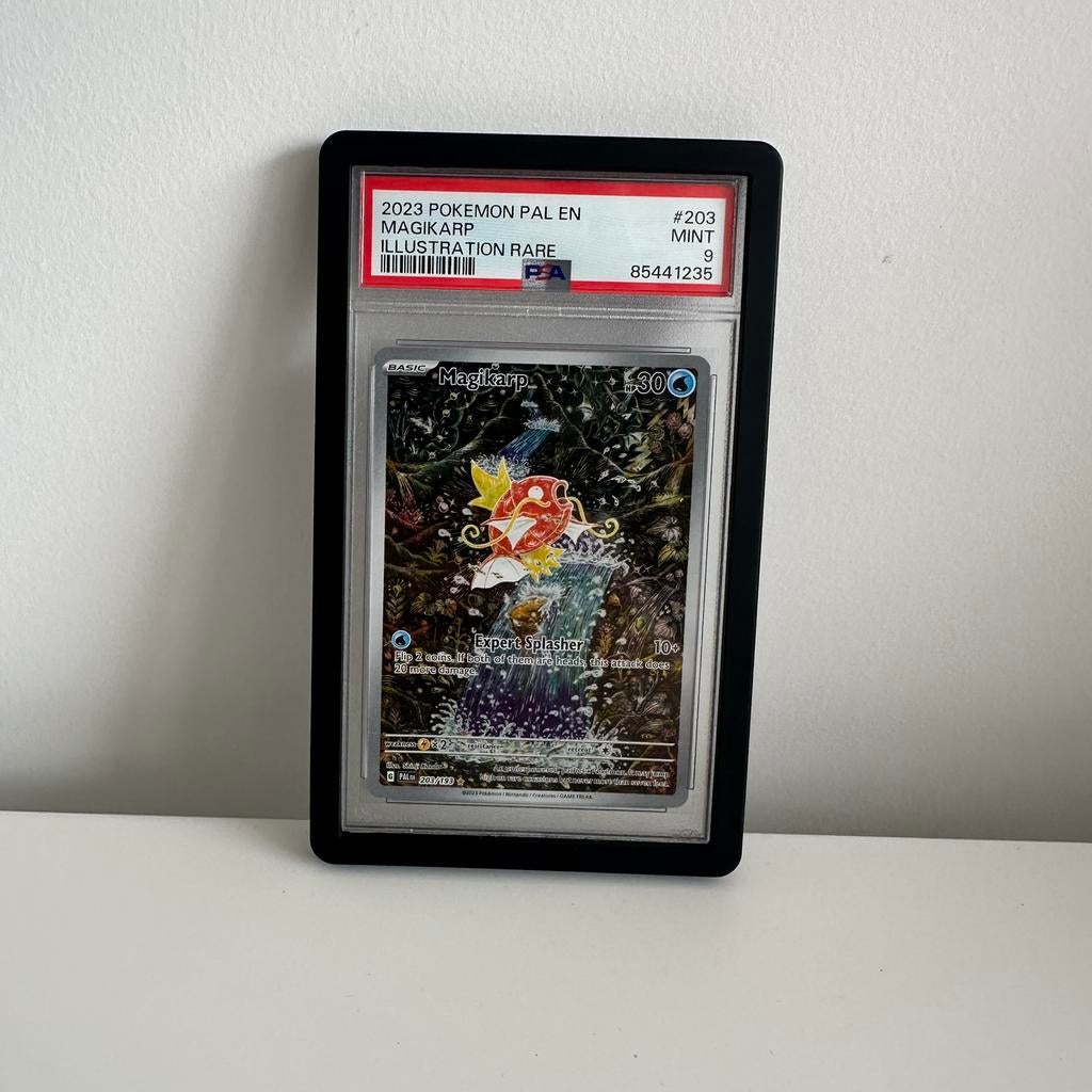 Paldea Evolved - Magikarp 203 PSA9, Hobby en Vrije tijd, Verzamelkaartspellen | Pokémon, Ophalen of Verzenden, Zo goed als nieuw