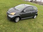 Toyota Aygo 2005 metalic grey, weinig km, carplay, airco, Stof, 4 stoelen, 68 pk, Handgeschakeld