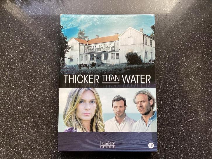 Thicker Than Water - Seizoen 1 DVD Boxset, Cd's en Dvd's, Dvd's | Tv en Series, Gebruikt, Drama, Boxset, Vanaf 12 jaar, Ophalen of Verzenden