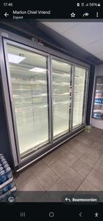 Koel en vries wandkasten met motor werkend te zien, Ophalen