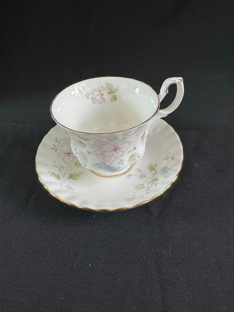 Royal Albert Meadow Flower kop en schotel, Ophalen of Verzenden